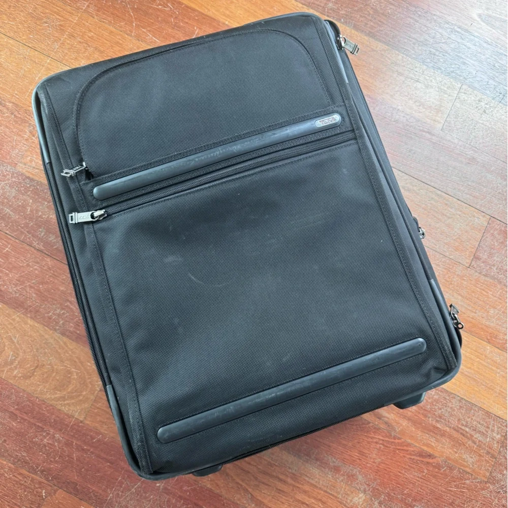 Tumi Alpha Expandable 4 Wheeled Carry-On  22
